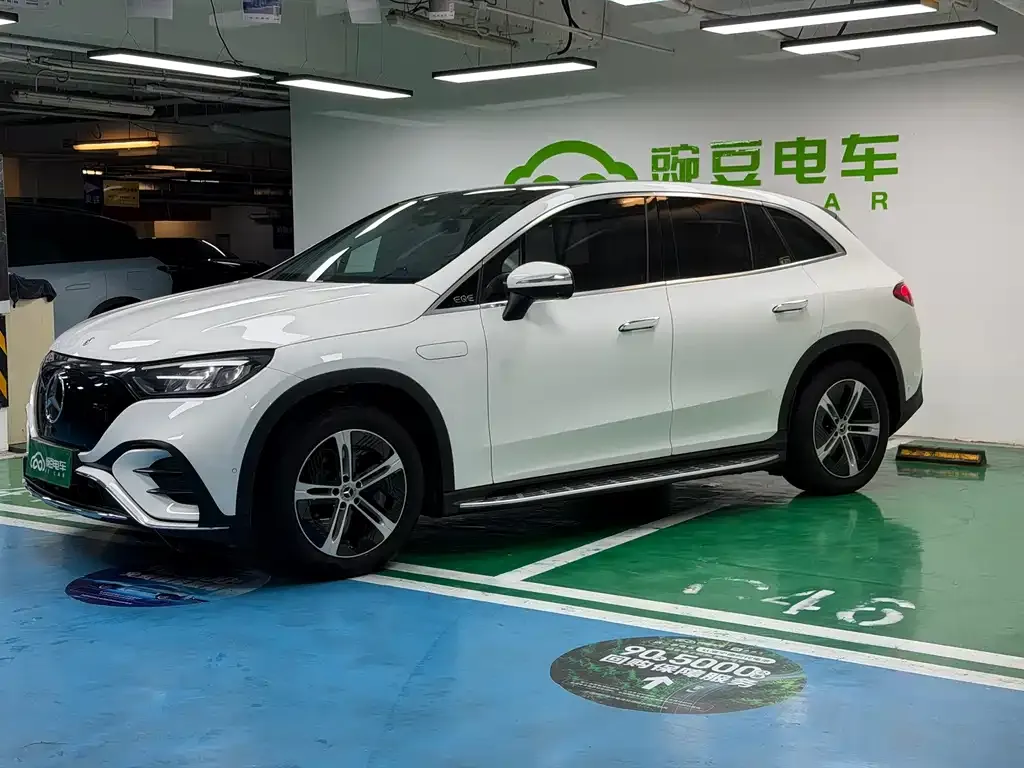Mercedes-Benz EQE SUV — фото 2