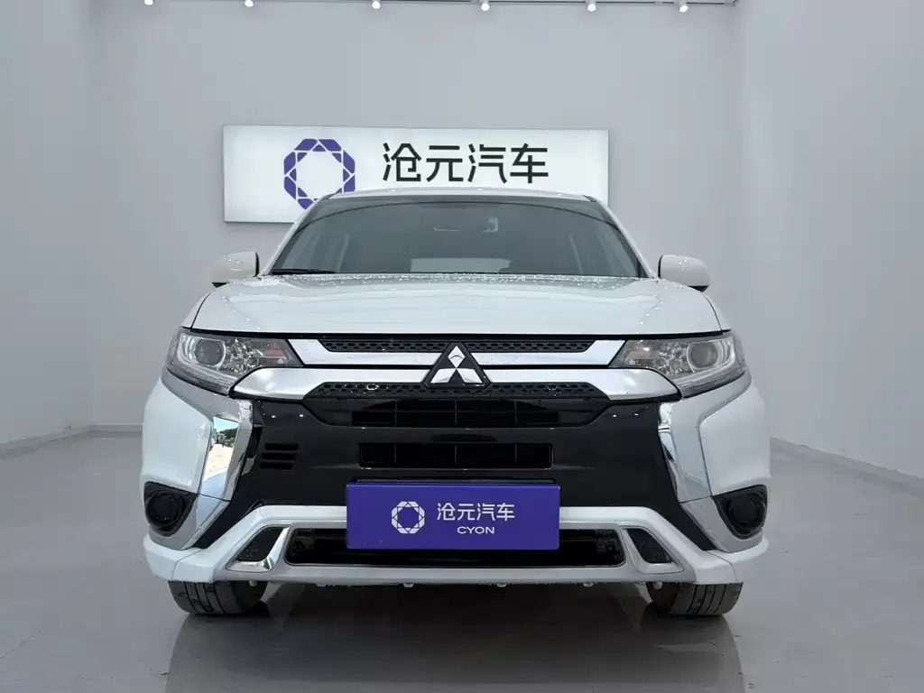 Mitsubishi Outlander — фото 2