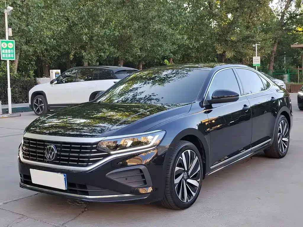Volkswagen Passat — фото 1