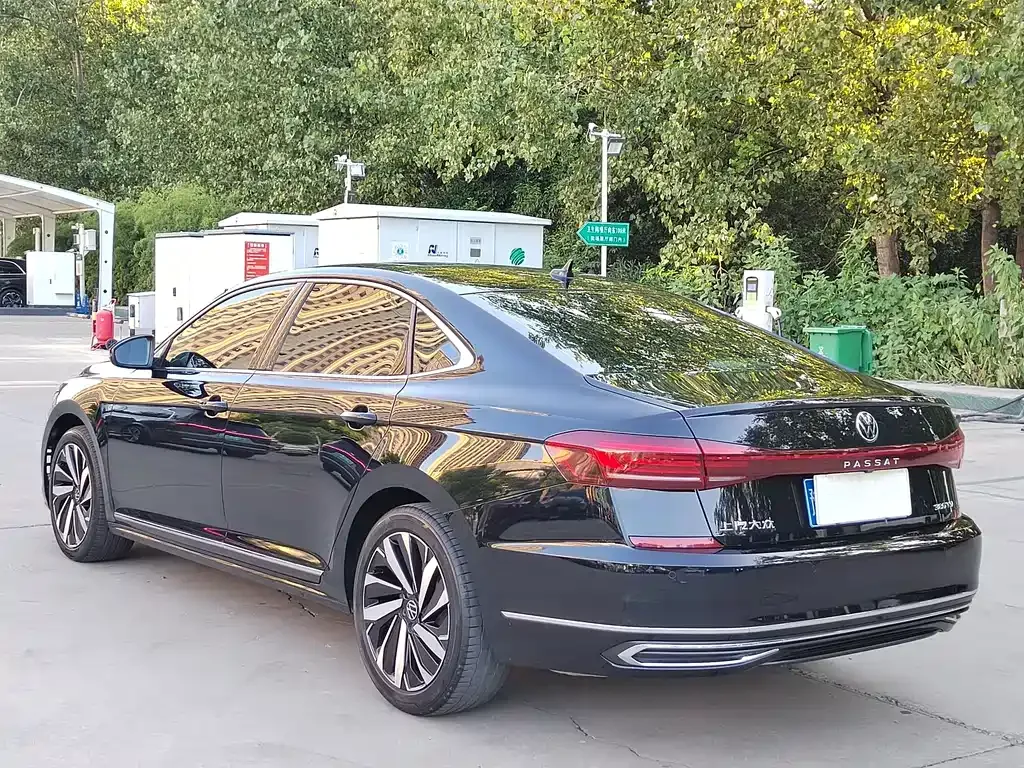Volkswagen Passat — фото 4