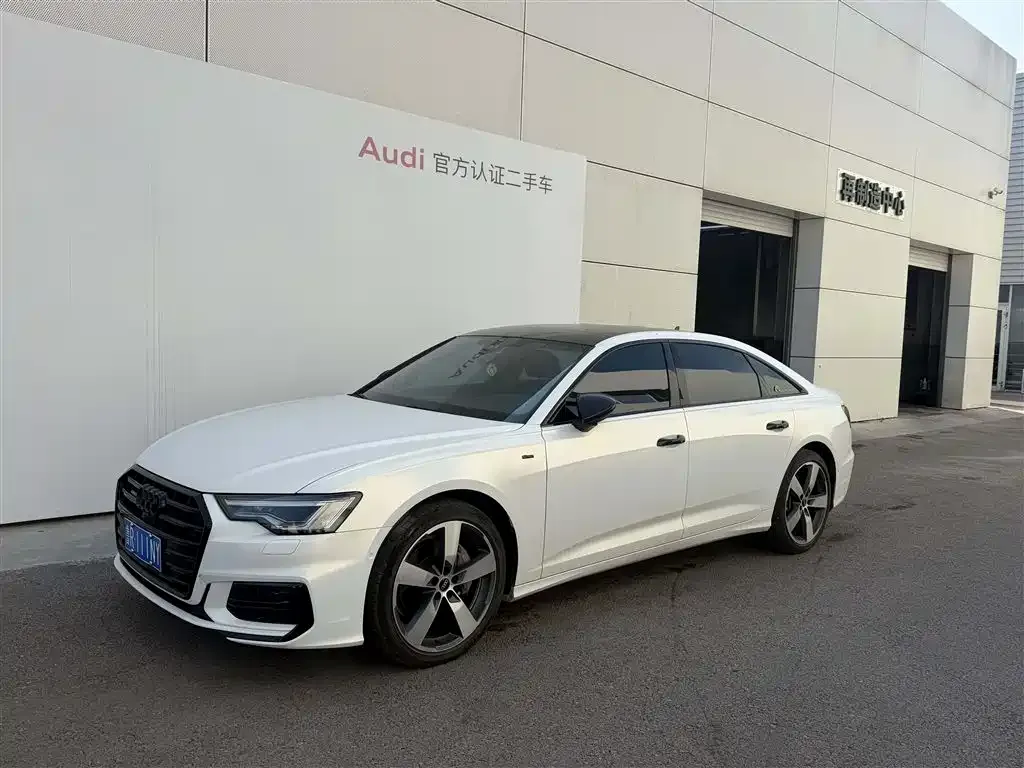 Audi A6L — фото 1