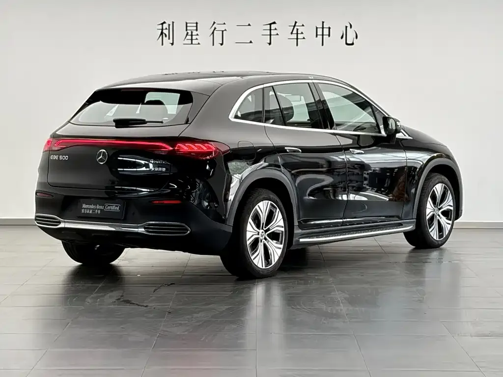 Mercedes-Benz EQE SUV — фото 9