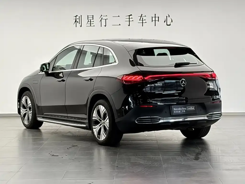 Mercedes-Benz EQE SUV — фото 6