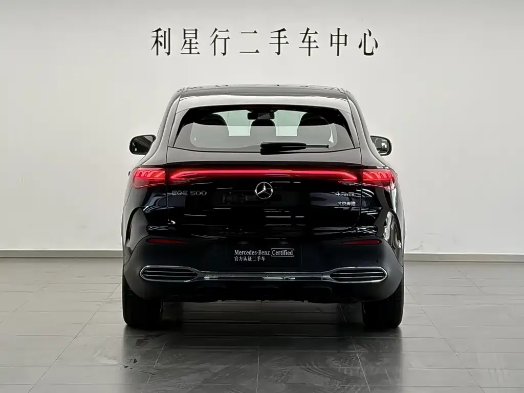 Mercedes-Benz EQE SUV — фото 7