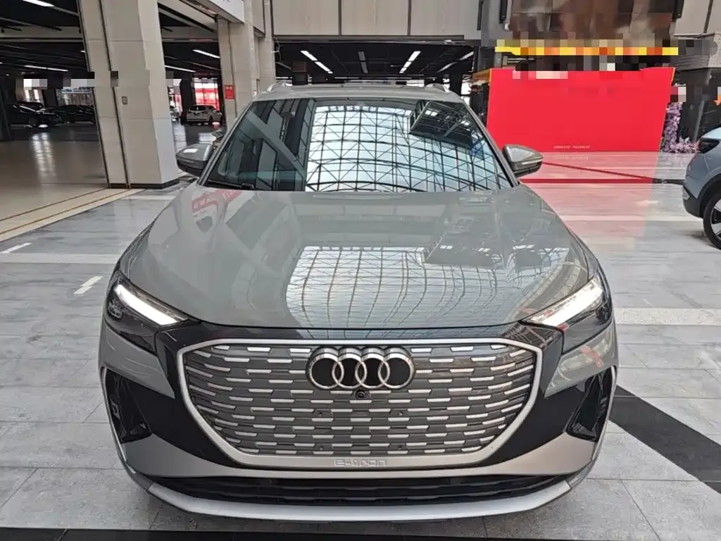 Audi Q4 e-tron — фото 9