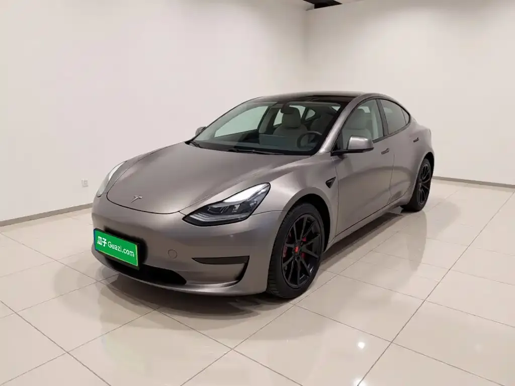 Tesla Model 3 — фото 1