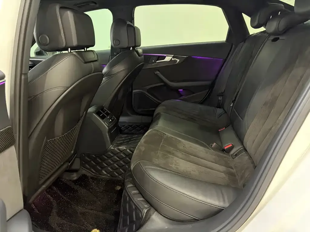 Audi A4L — фото 9
