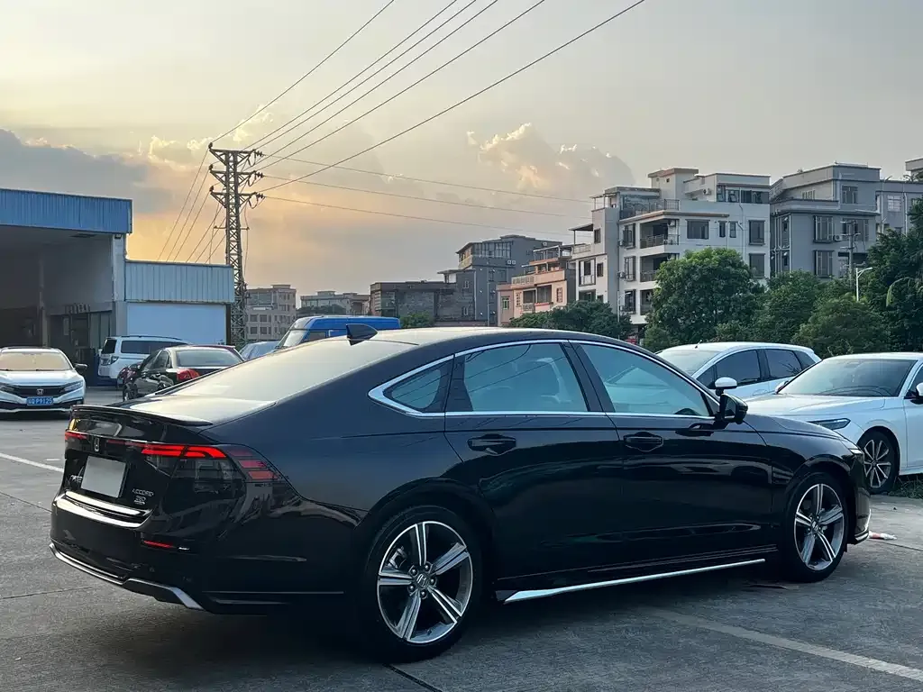 Honda Accord — фото 5