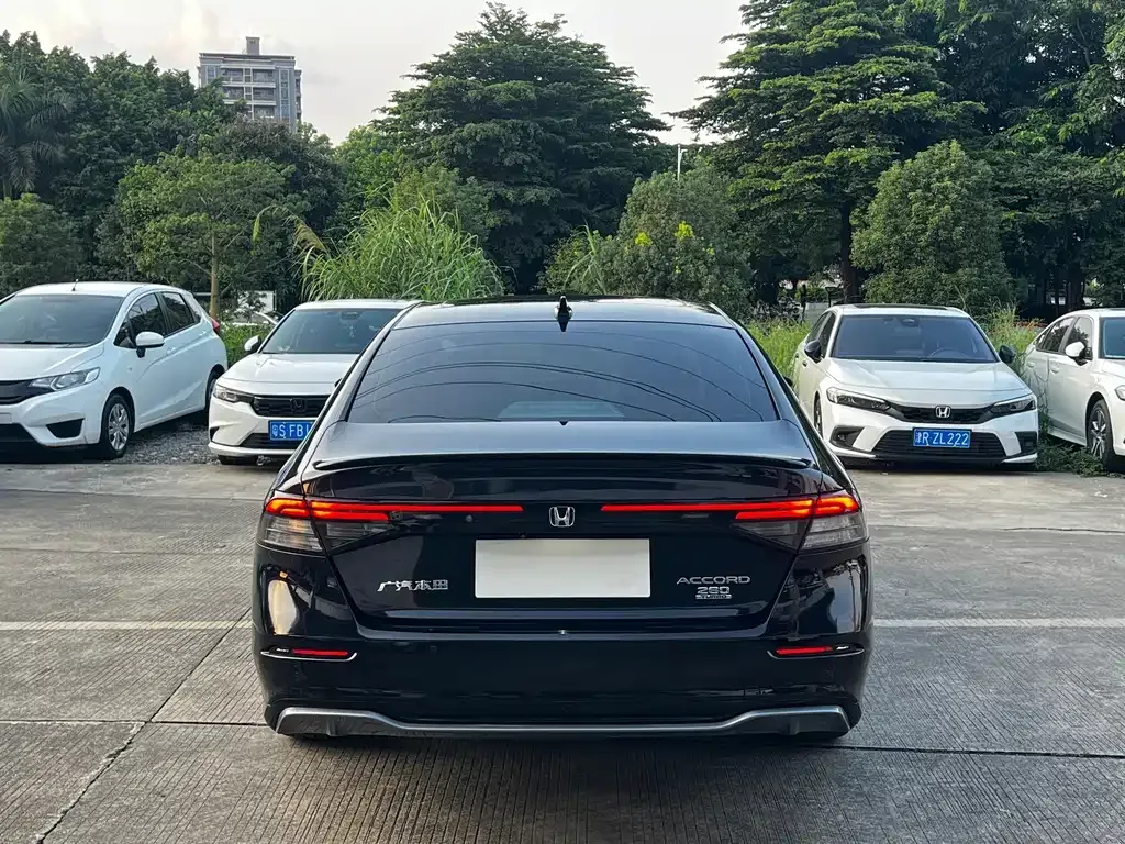 Honda Accord — фото 9