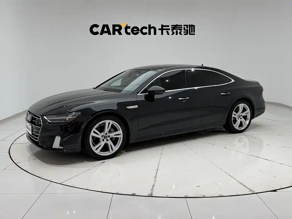 Audi A7L — фото 1