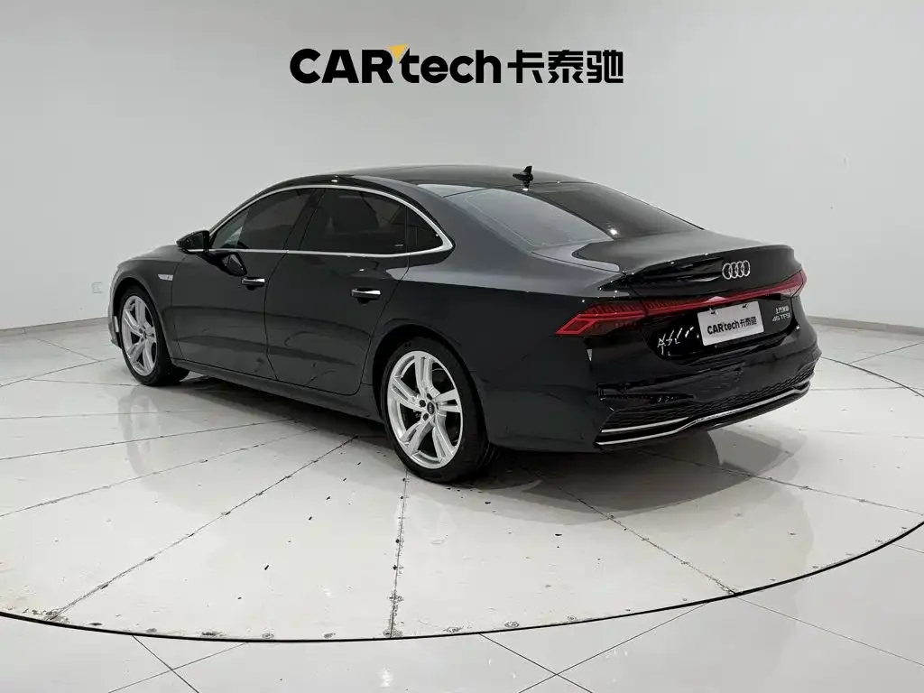 Audi A7L — фото 7