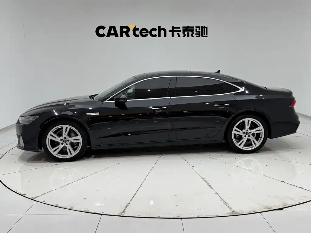 Audi A7L — фото 6