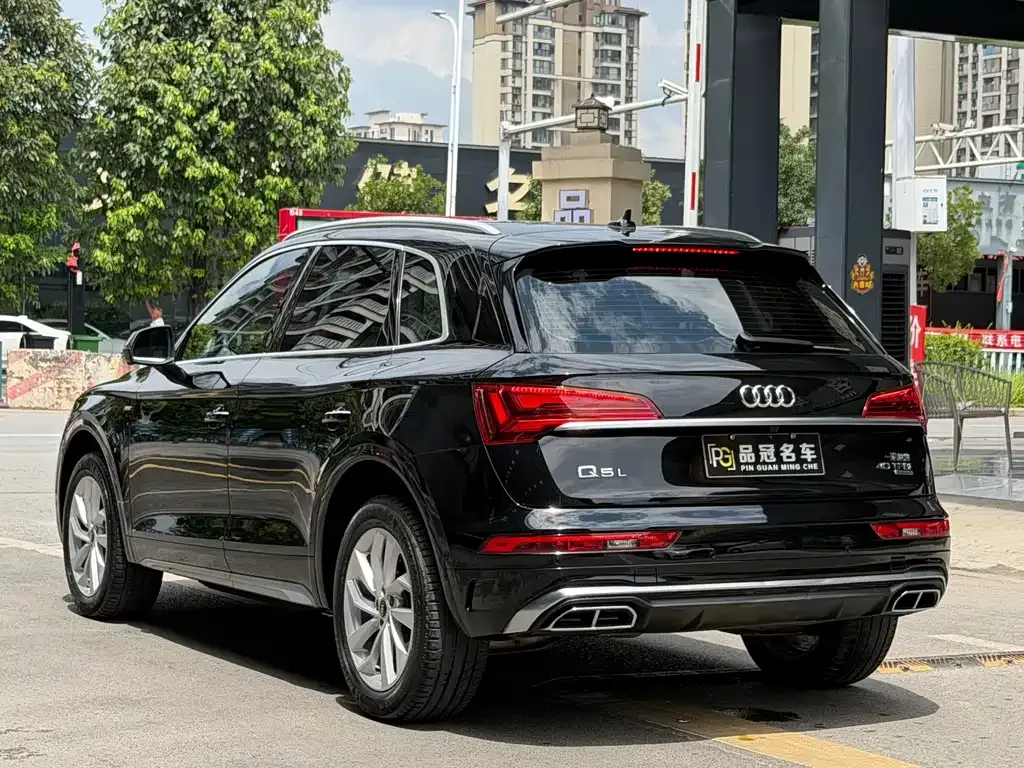 Audi Q5L — фото 9