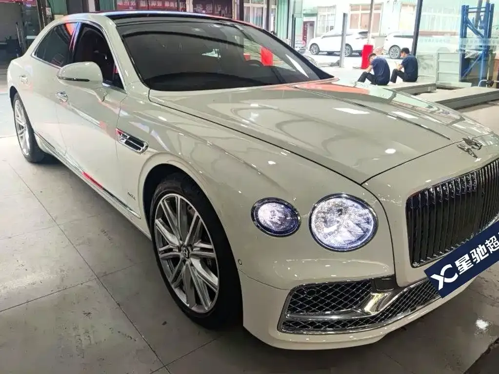 Bentley Flying Spur — фото 7