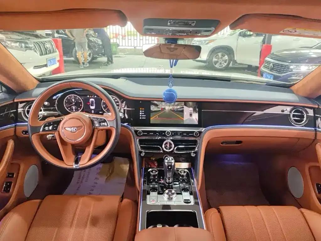 Bentley Flying Spur — фото 4