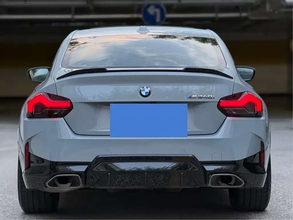 BMW M240i — фото 9