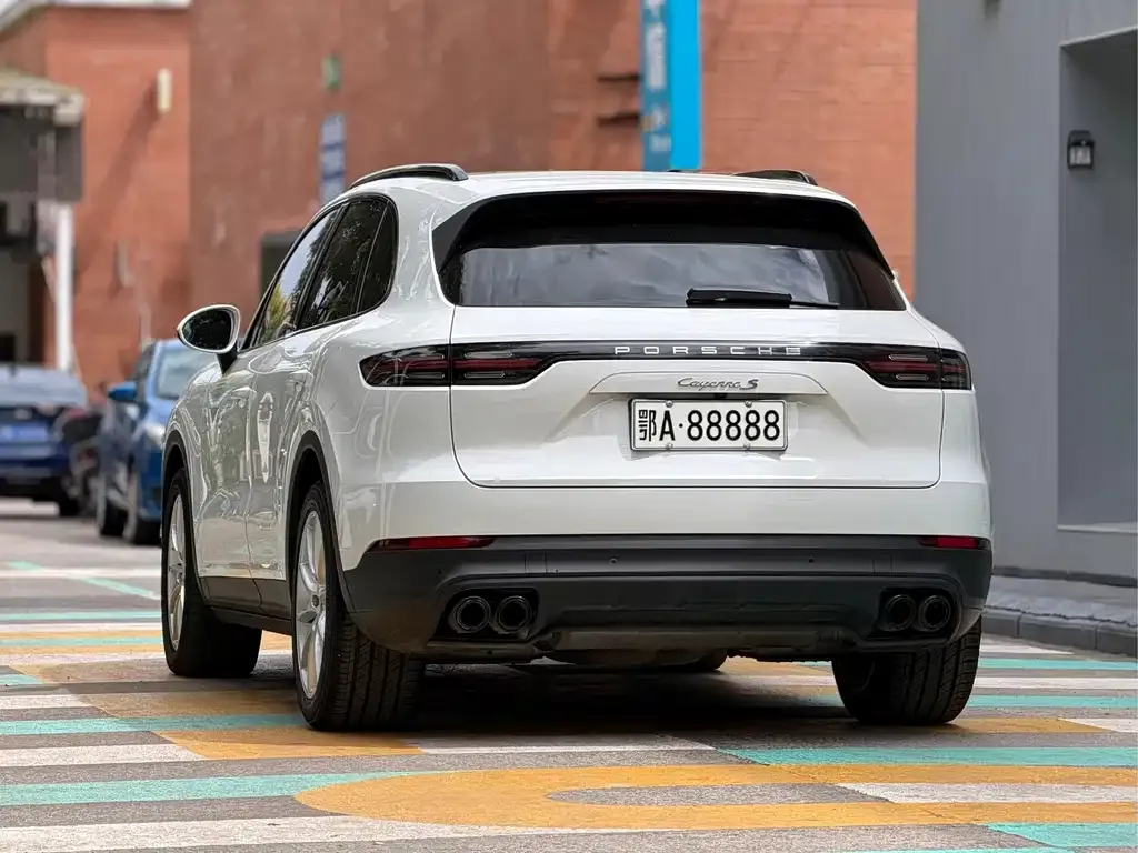 Porsche Cayenne — фото 2