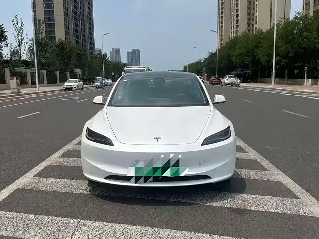 Tesla Model 3 — фото 3