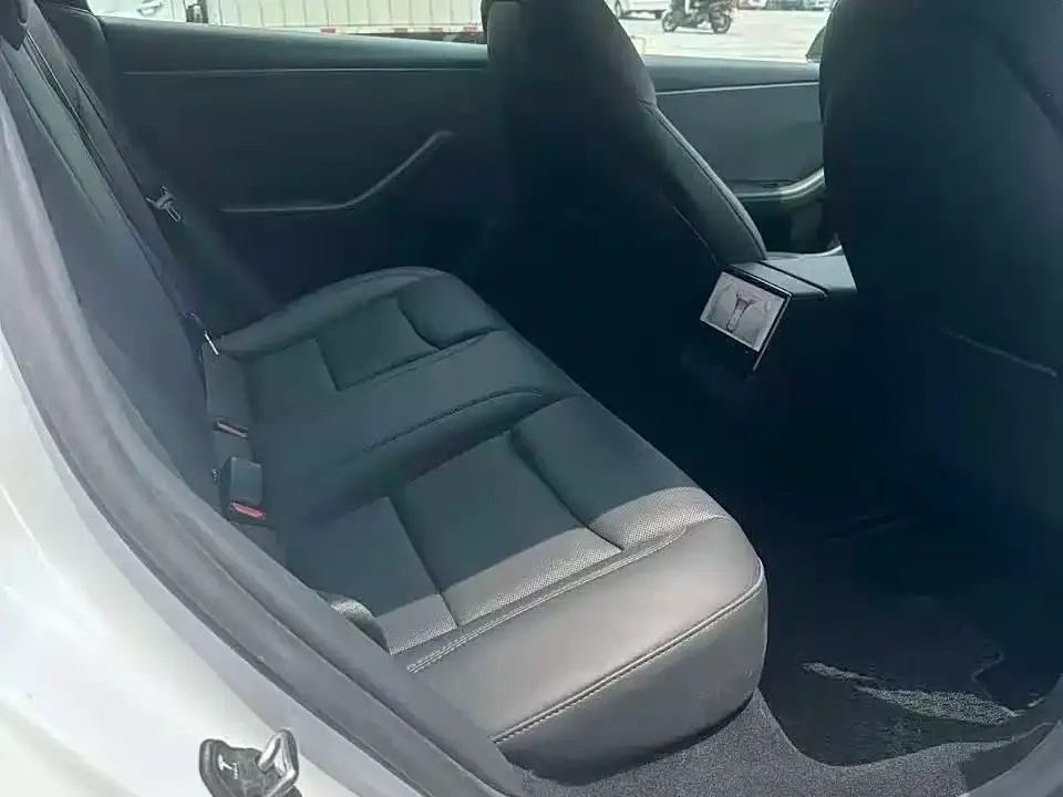 Tesla Model 3 — фото 4