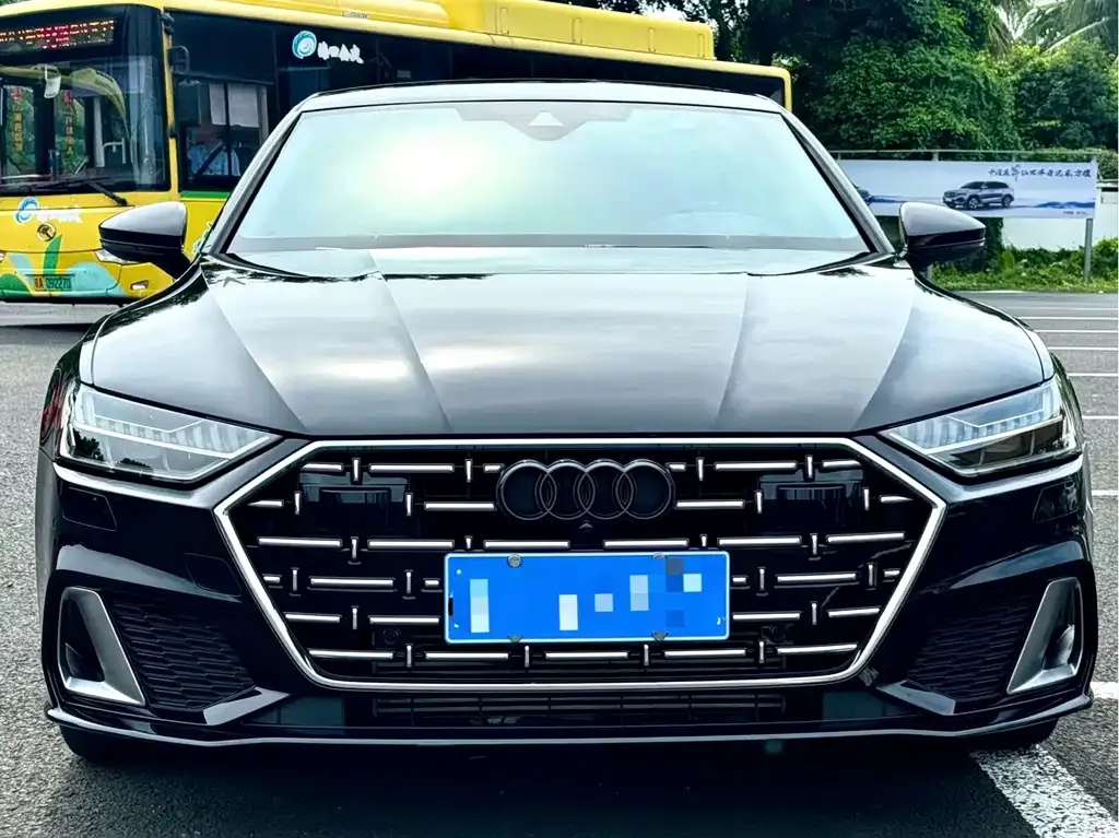 Audi A7L — фото 8