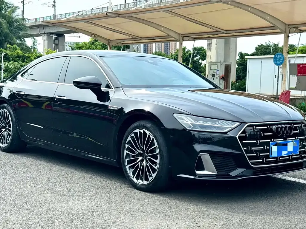 Audi A7L — фото 9