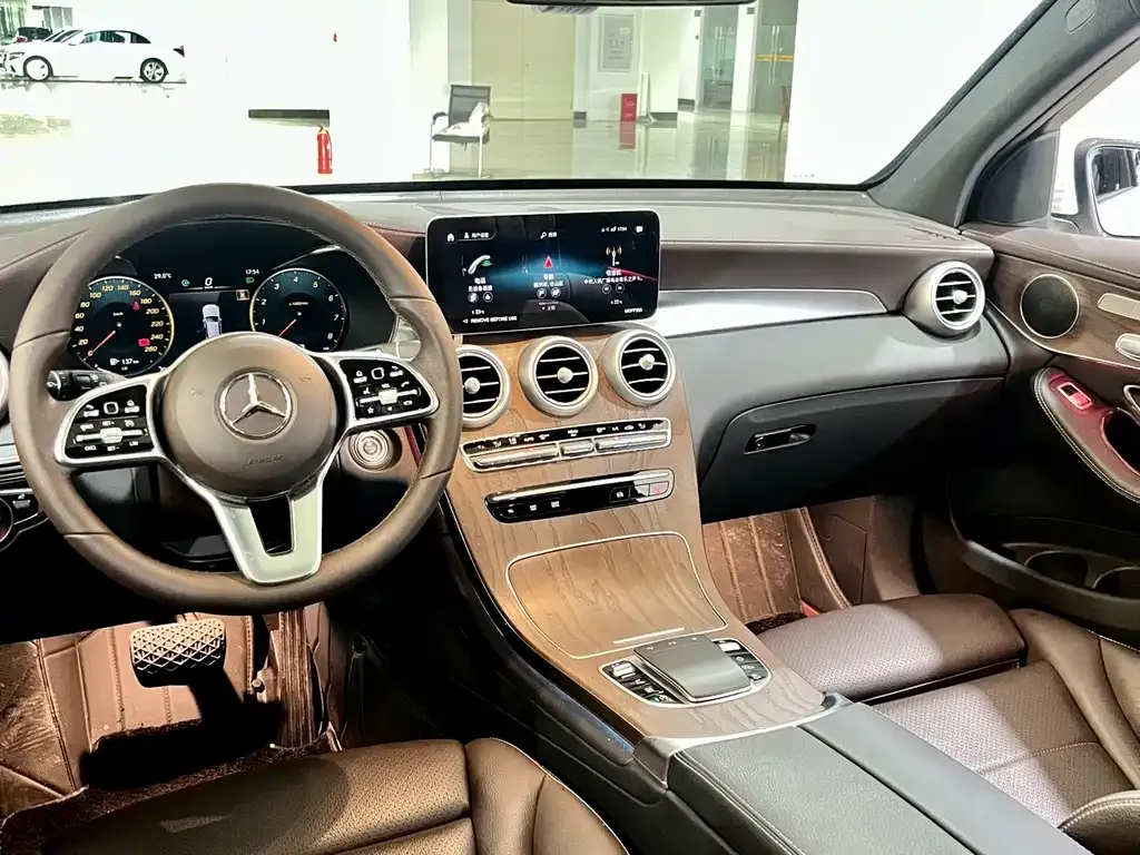 Mercedes-Benz GLC — фото 9