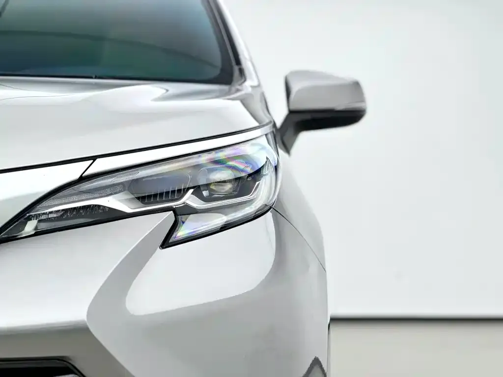 Toyota Sienna — фото 2