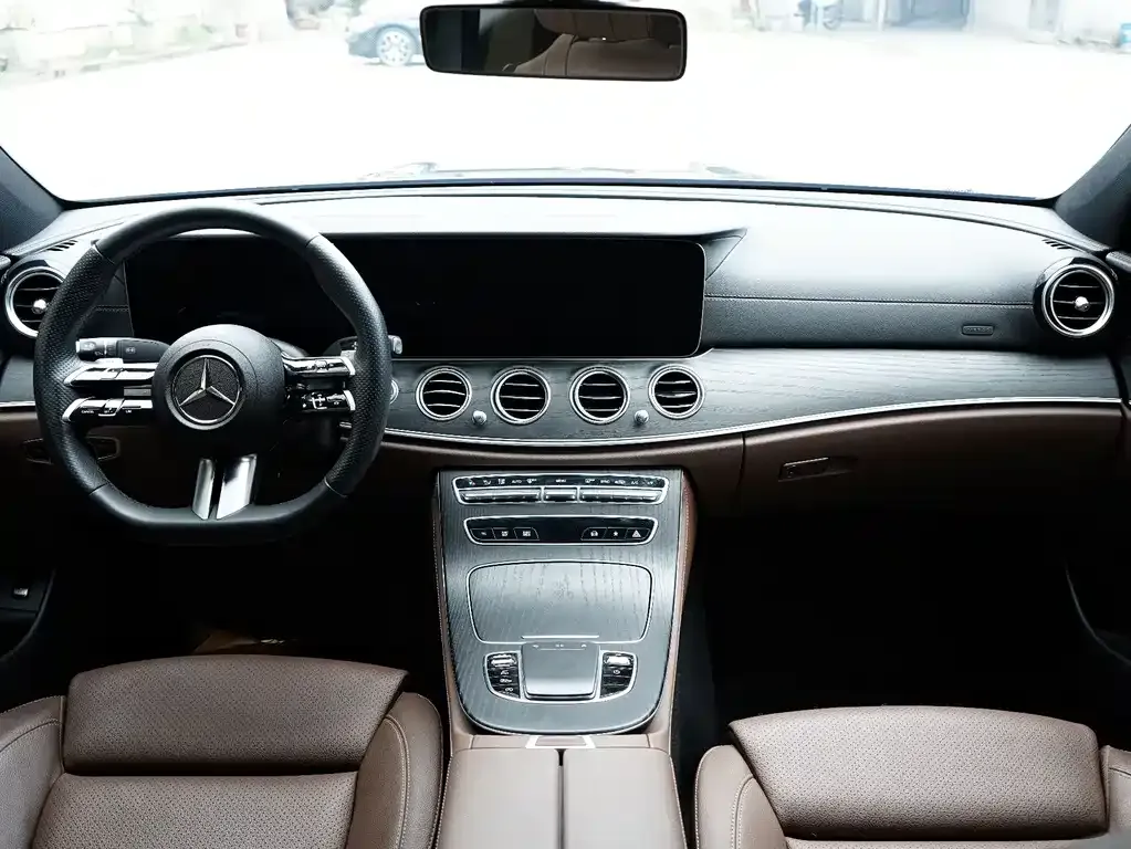 Mercedes-Benz E-Class — фото 10