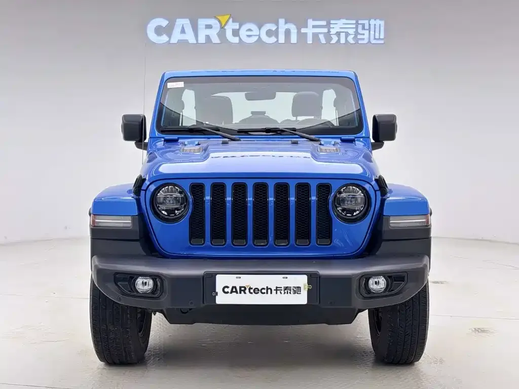 Jeep Wrangler — фото 10