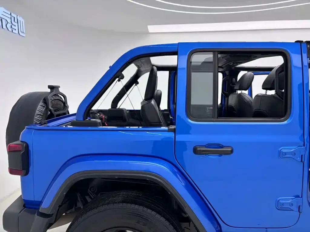 Jeep Wrangler — фото 5