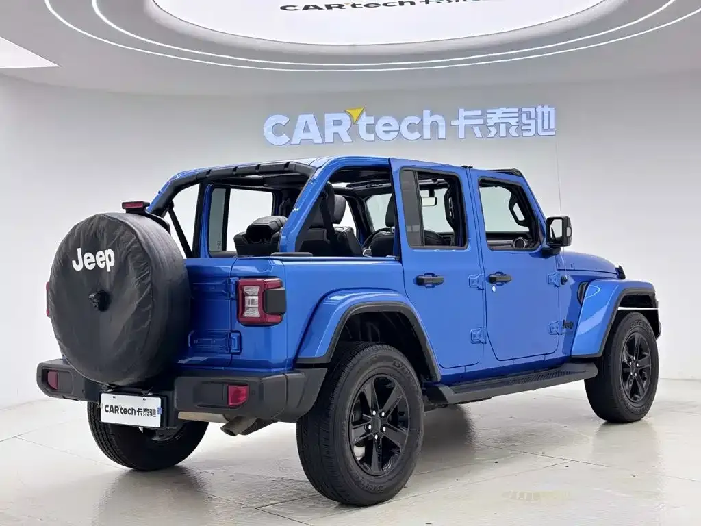 Jeep Wrangler — фото 9