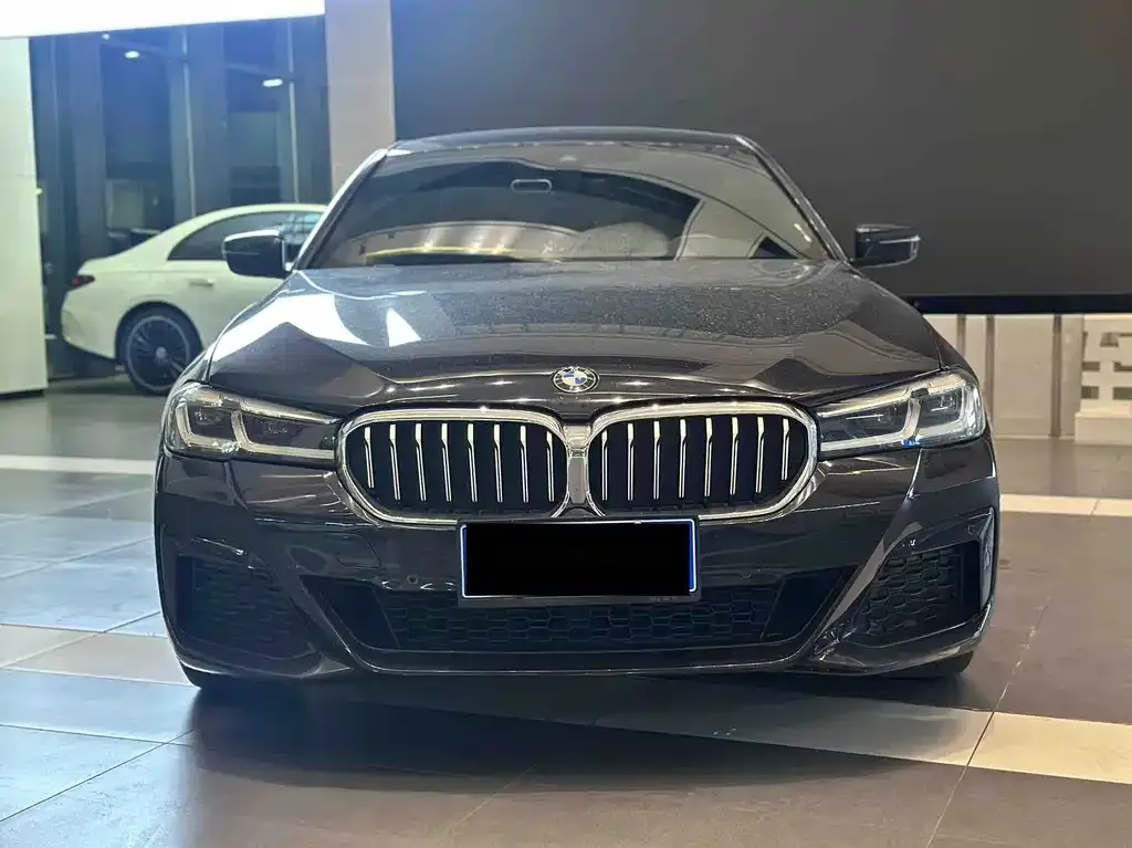 BMW 5 Series — фото 5