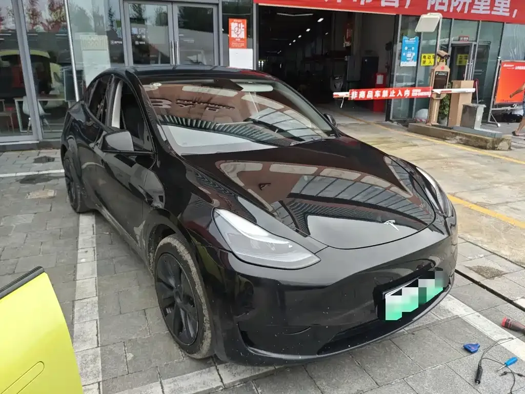 Tesla Model Y — фото 7