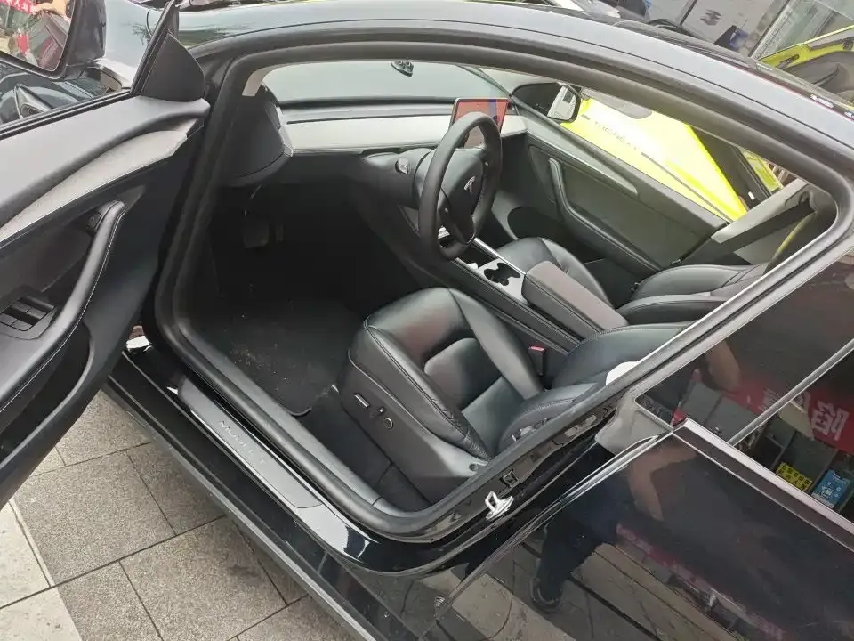 Tesla Model Y — фото 5