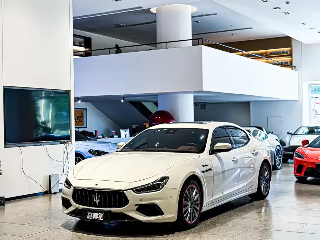 Maserati Ghibli — фото 1