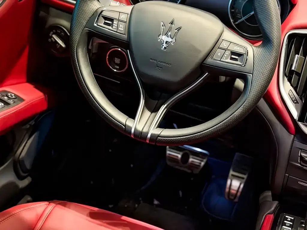Maserati Ghibli — фото 10