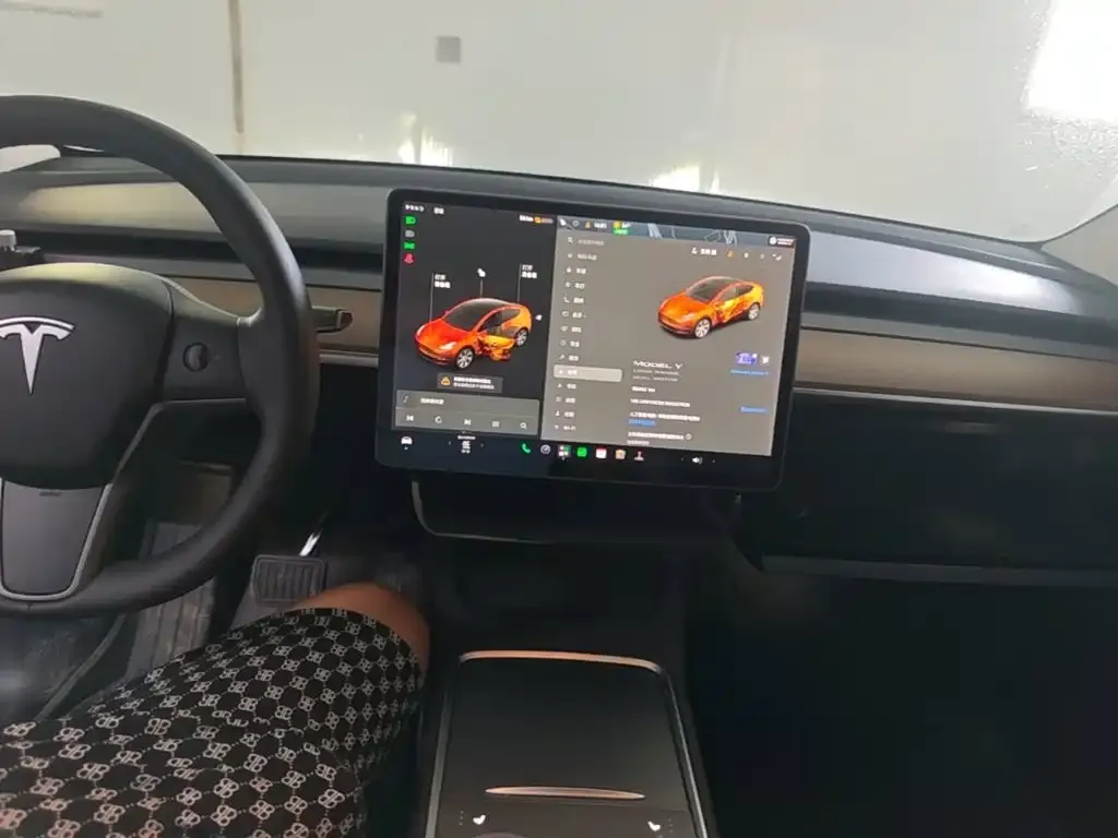 Tesla Model Y — фото 6