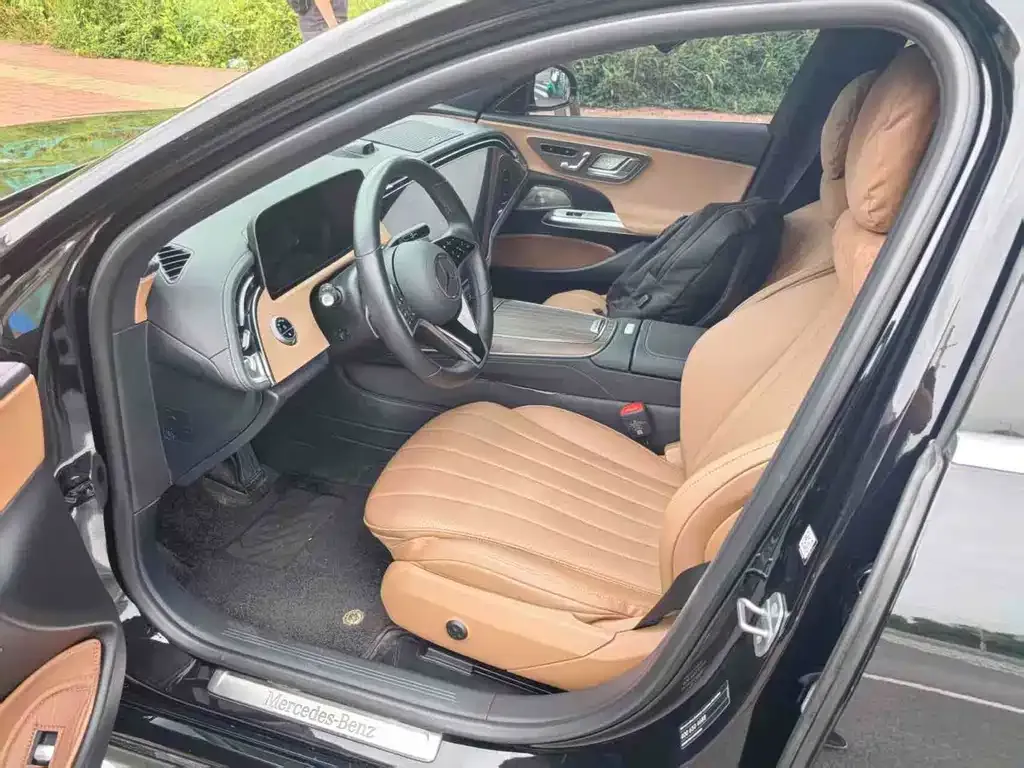 Mercedes-Benz E-Class — фото 4