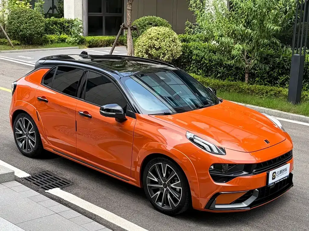 Lynk & Co 02 Hatchback — фото 8