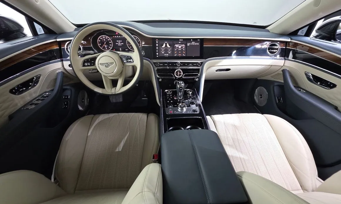 Bentley Flying Spur — фото 5
