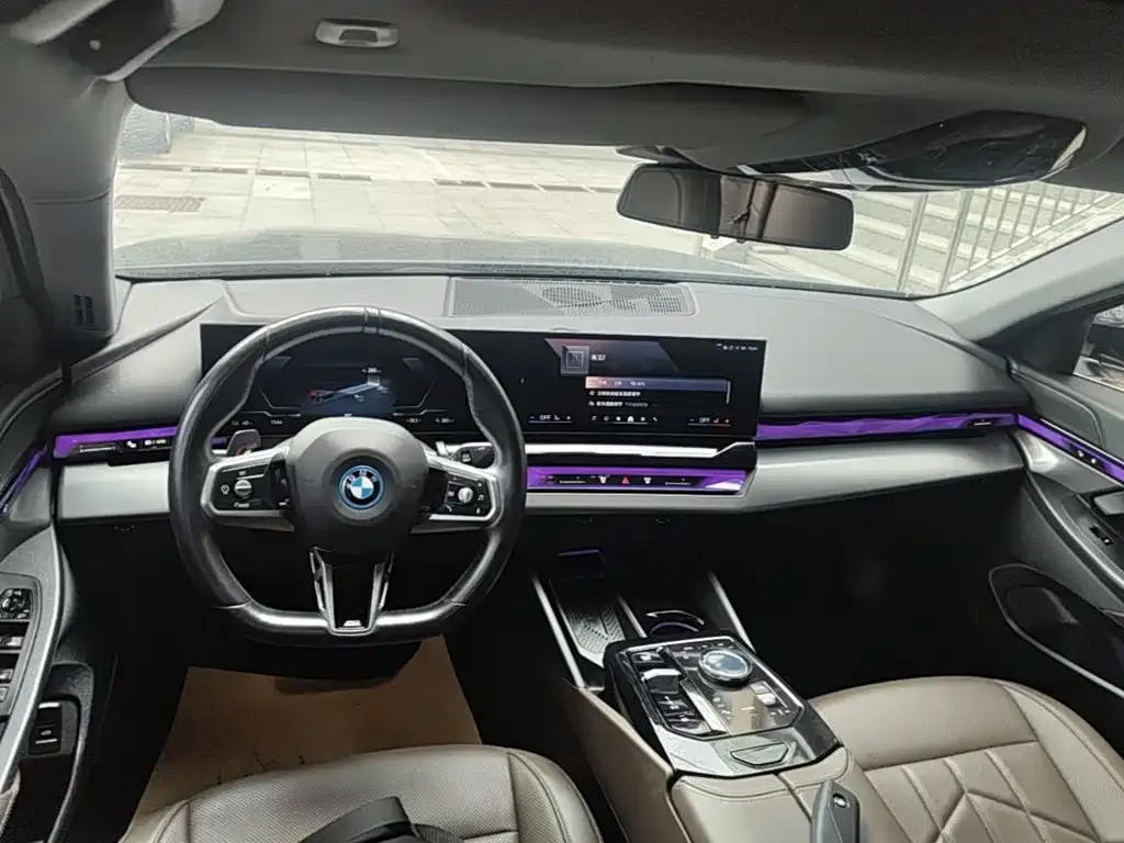 BMW i5 — фото 8