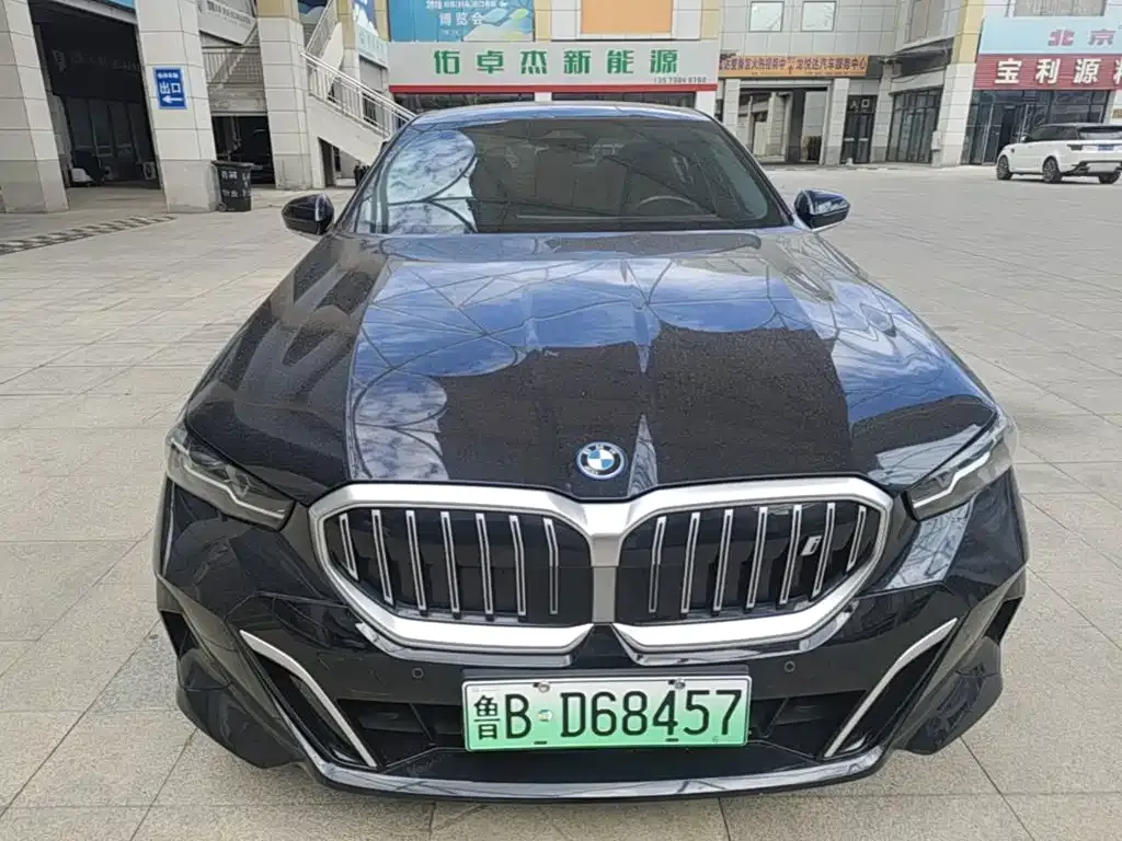 BMW i5 — фото 10