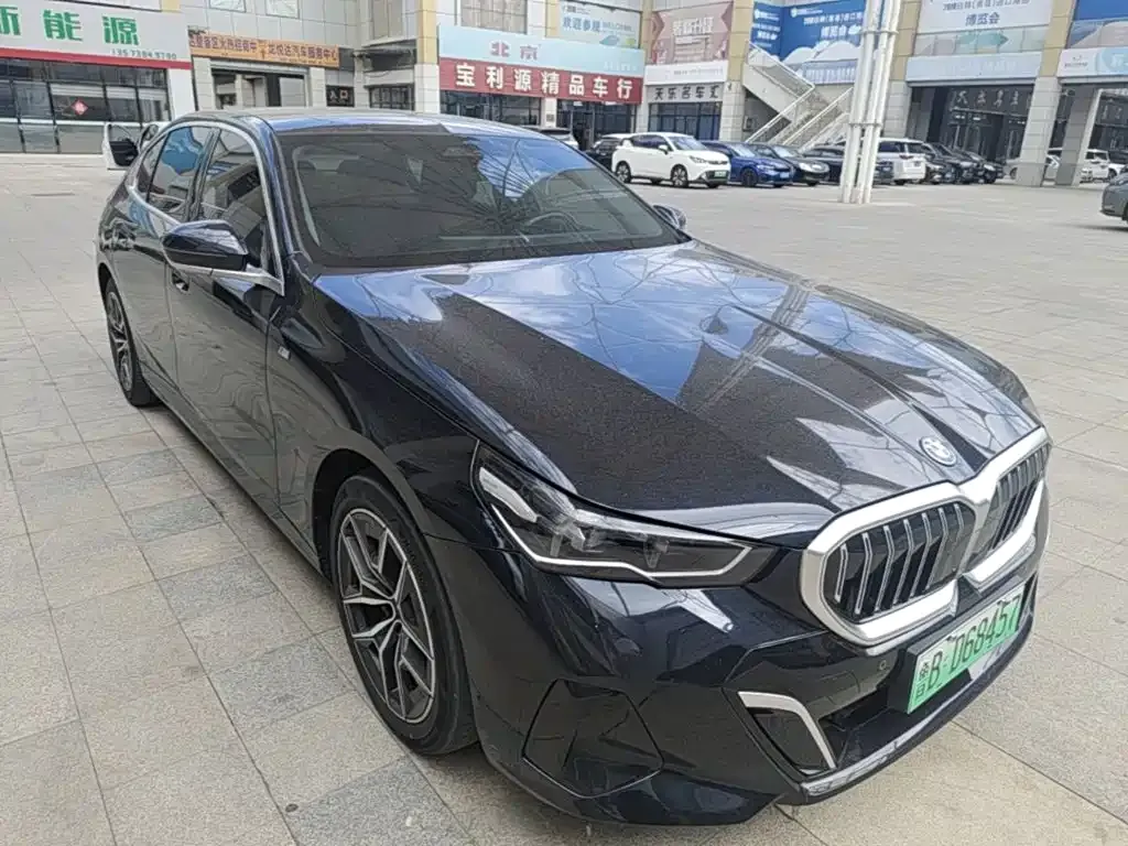 BMW i5 — фото 5
