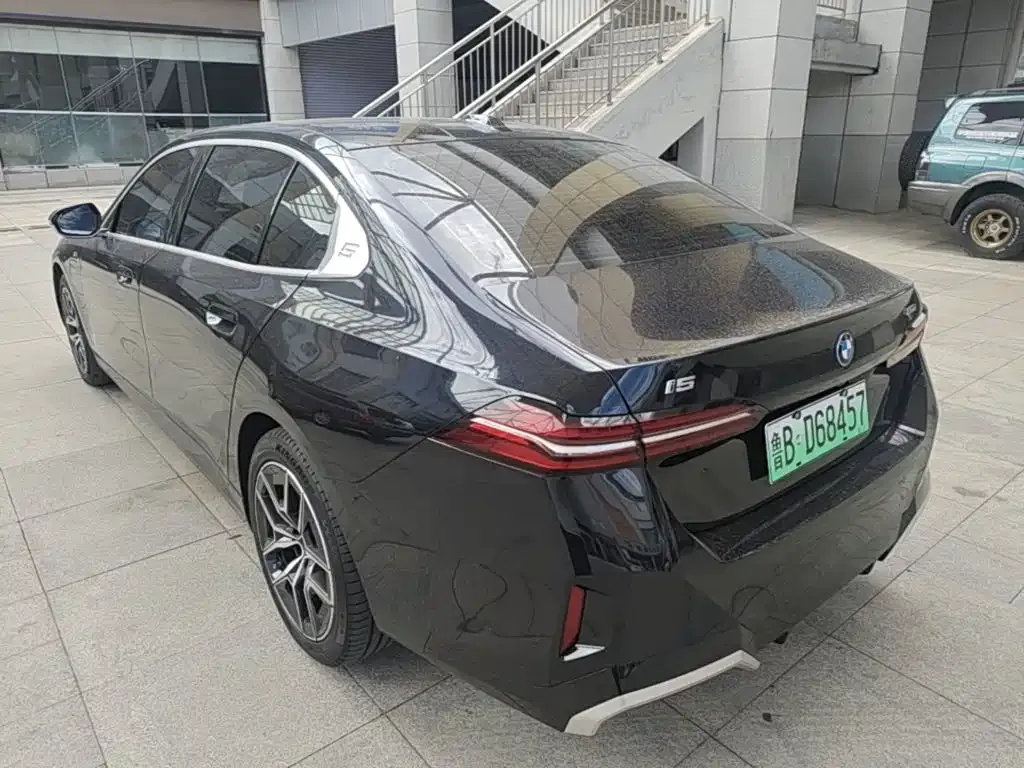 BMW i5 — фото 7