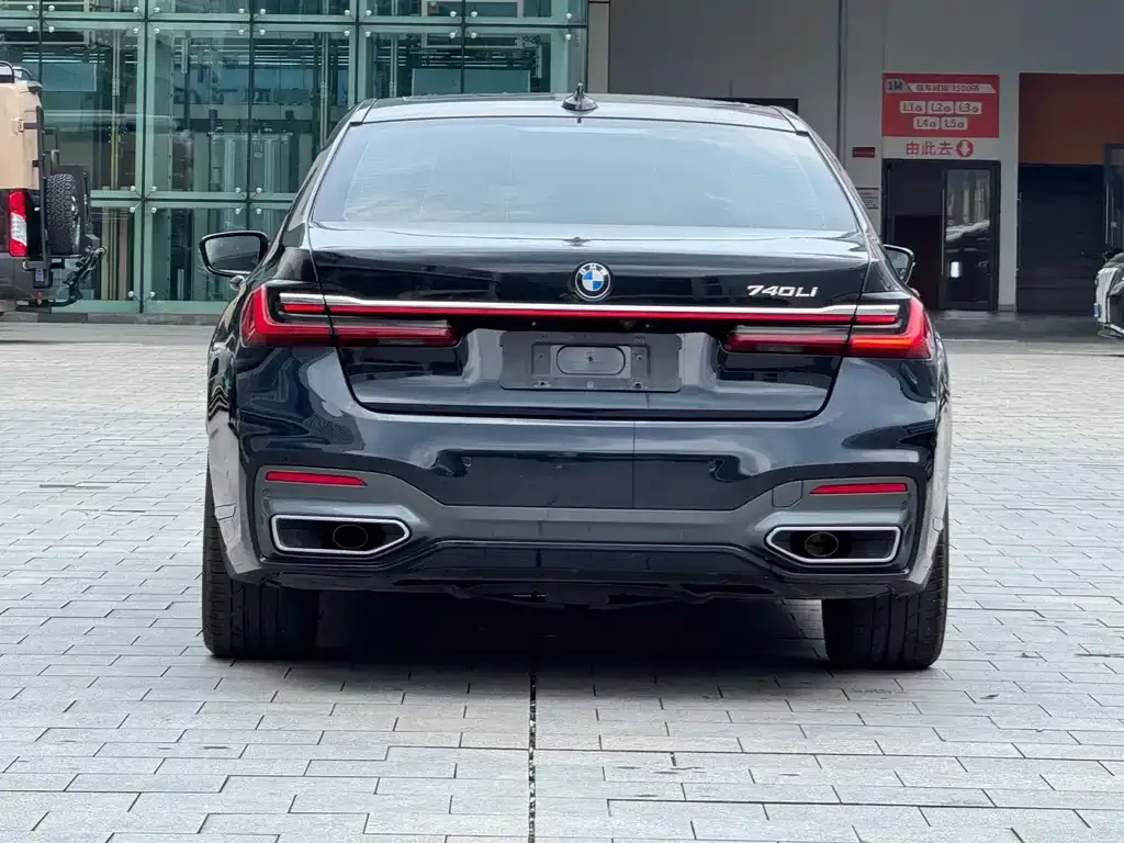 BMW 7 Series — фото 3