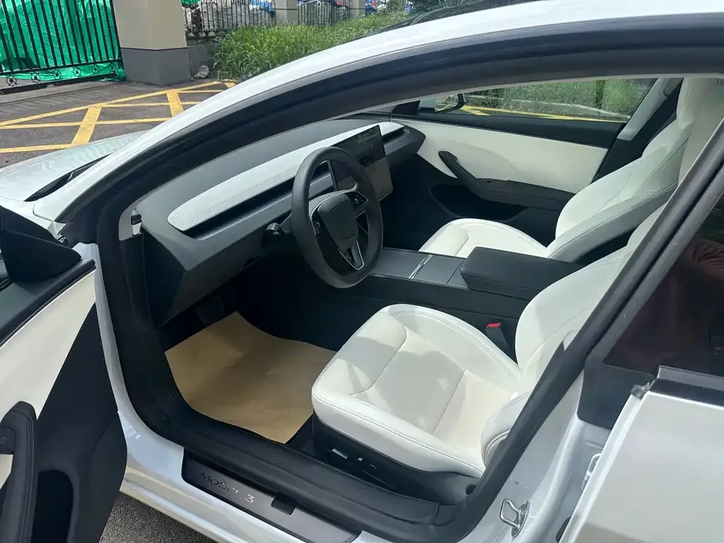 Tesla Model 3 — фото 3