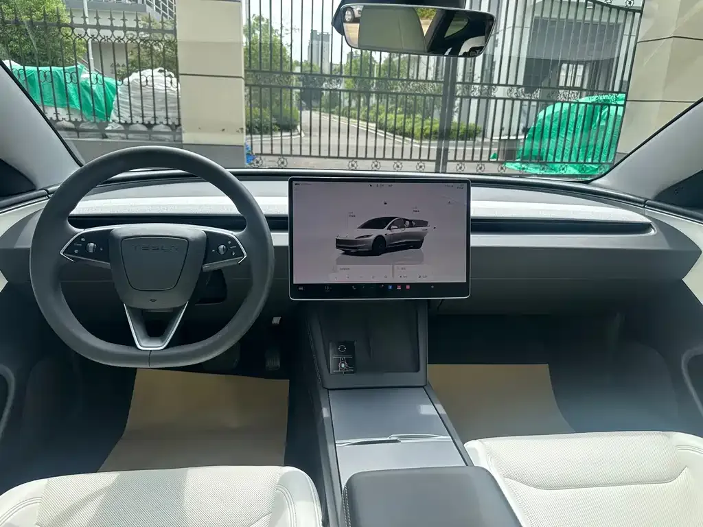 Tesla Model 3 — фото 5