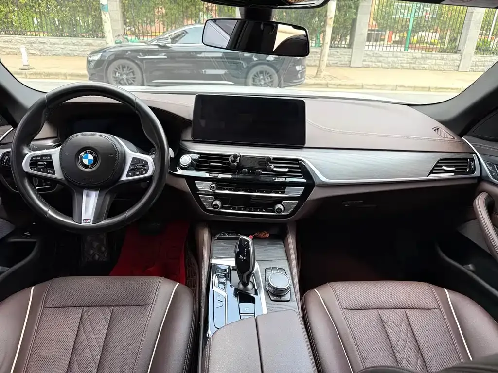 BMW 5 Series New Energy — фото 4