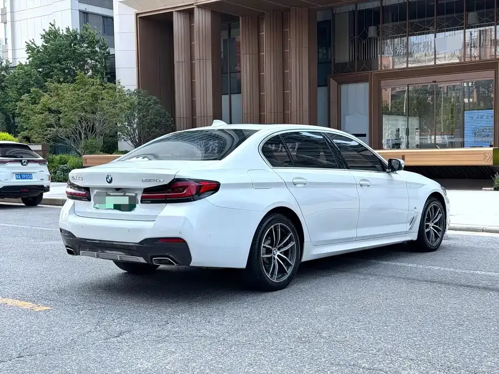 BMW 5 Series New Energy — фото 3