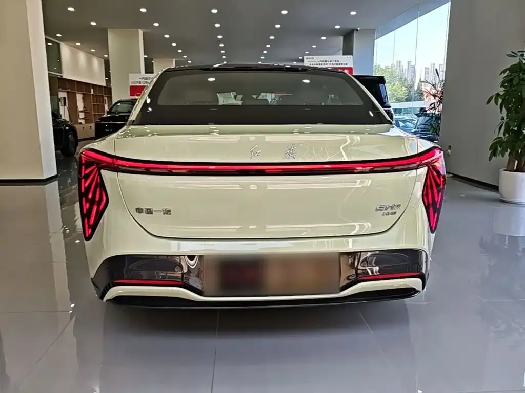 Hongqi EH7 — фото 4
